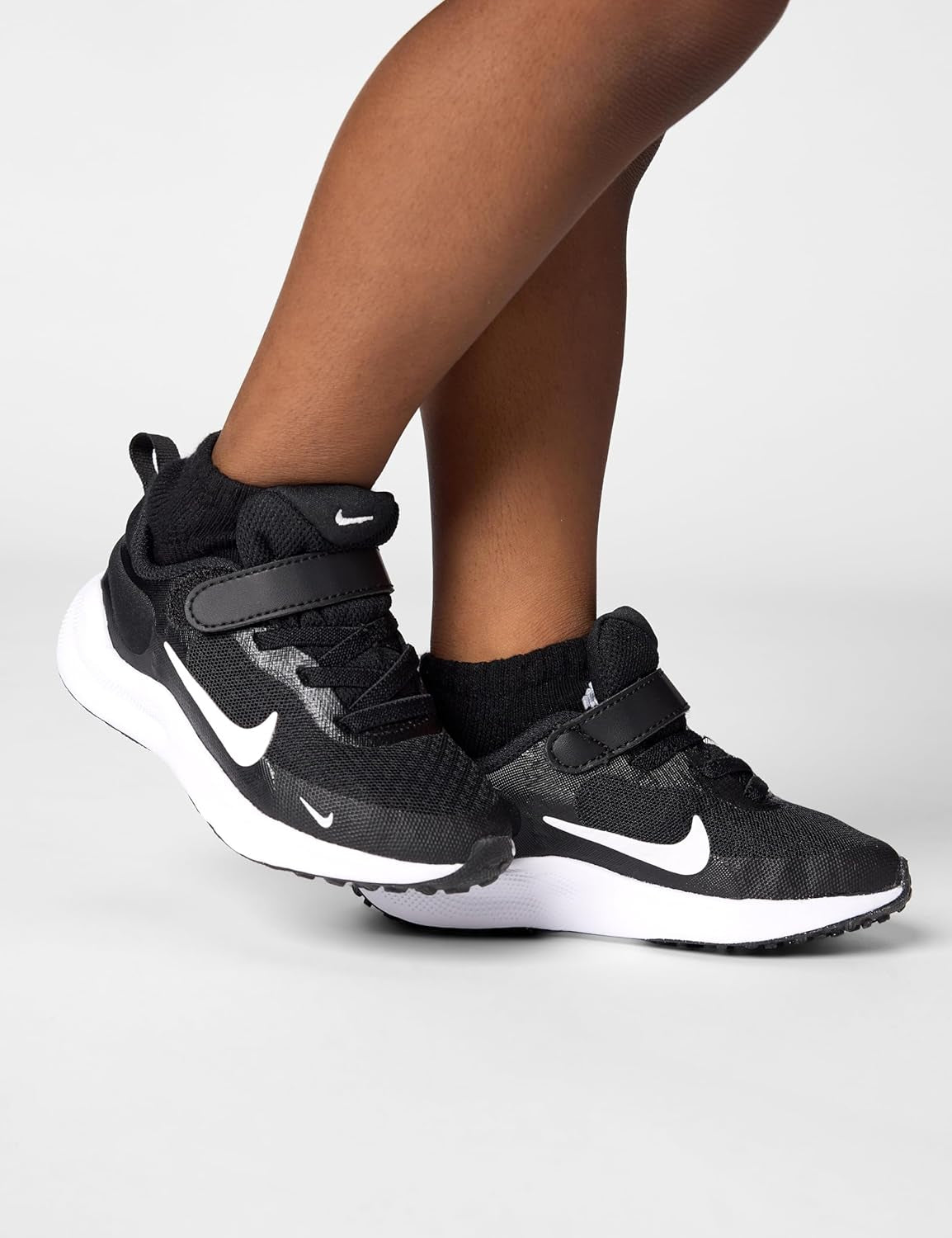 Nike Kids' Revolution 7 Running Shoes