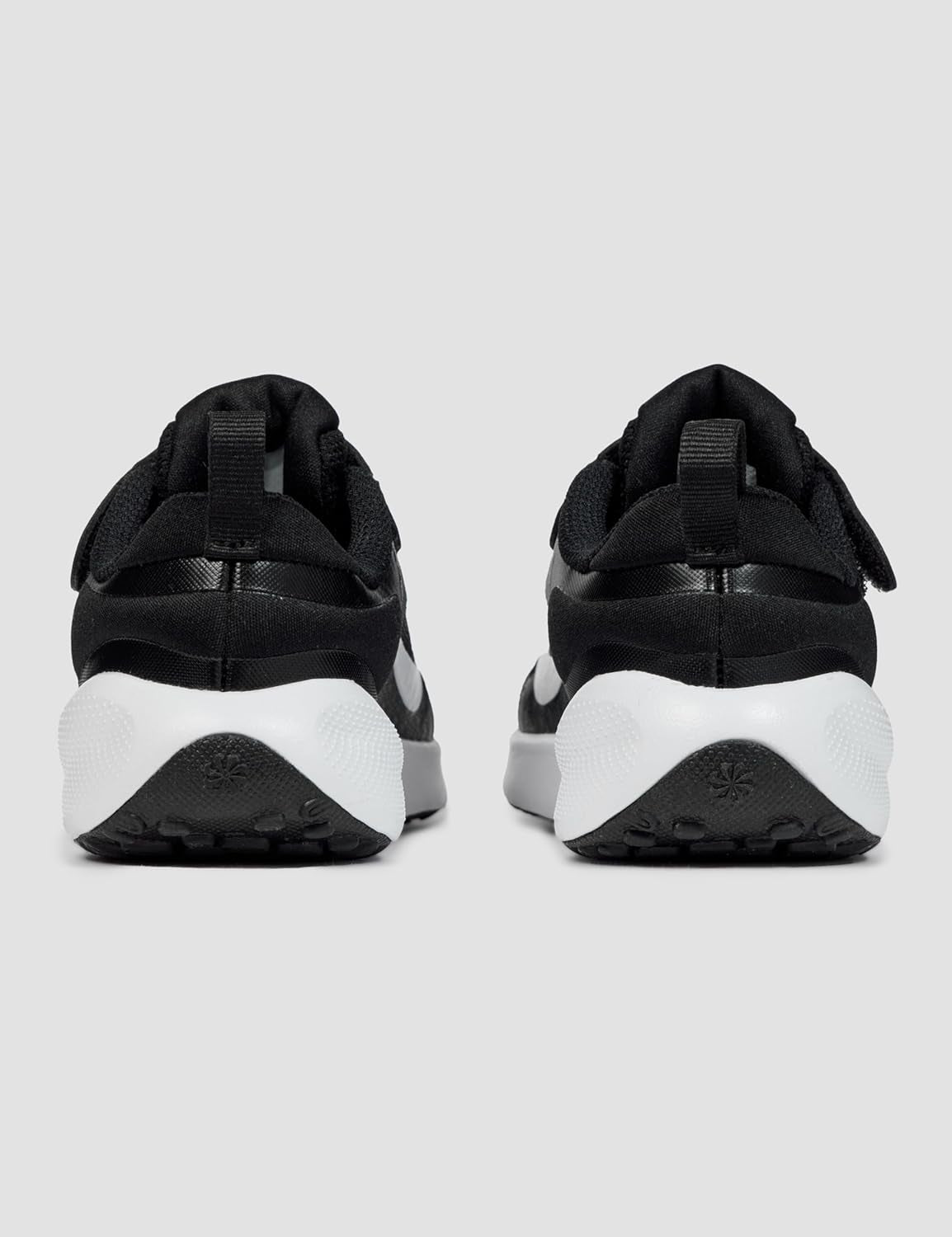Nike Kids' Revolution 7 Running Shoes
